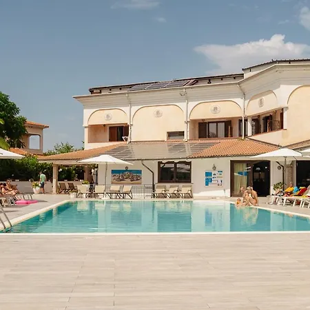 Hotel Amareclub Le Rose 4*