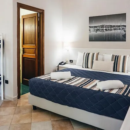 Amareclub Le Rose 4* Сан-Теодоро