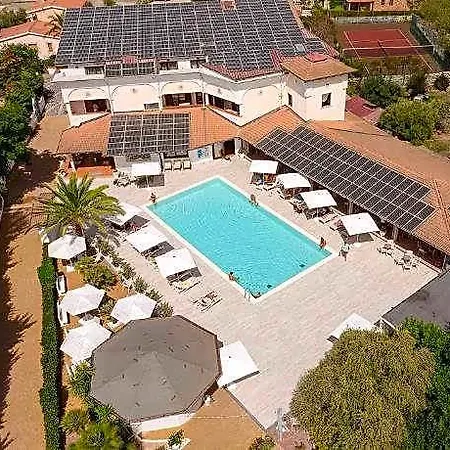 Hotel Amareclub Le Rose 4*